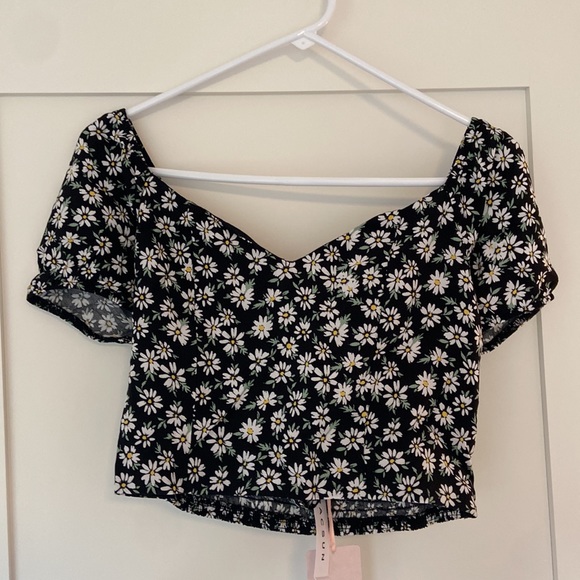 pacsun lottie moss tie back woven top in black and floral print - Picture 5 of 8